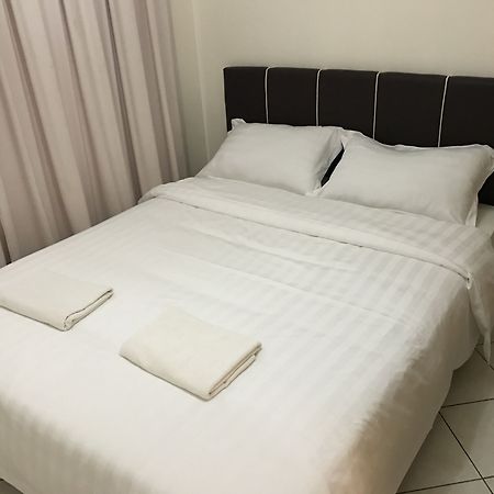 Sunset & Seaview Vacation Condos At Marina Court Resort Condo Kota Kinabalu Extérieur photo